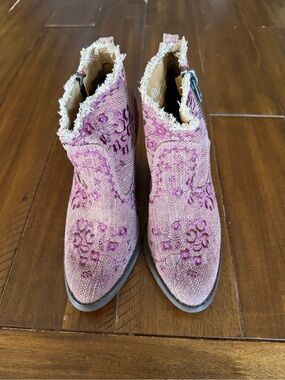 naughty monkey Pink Embroidered Fringe Ankle Booties